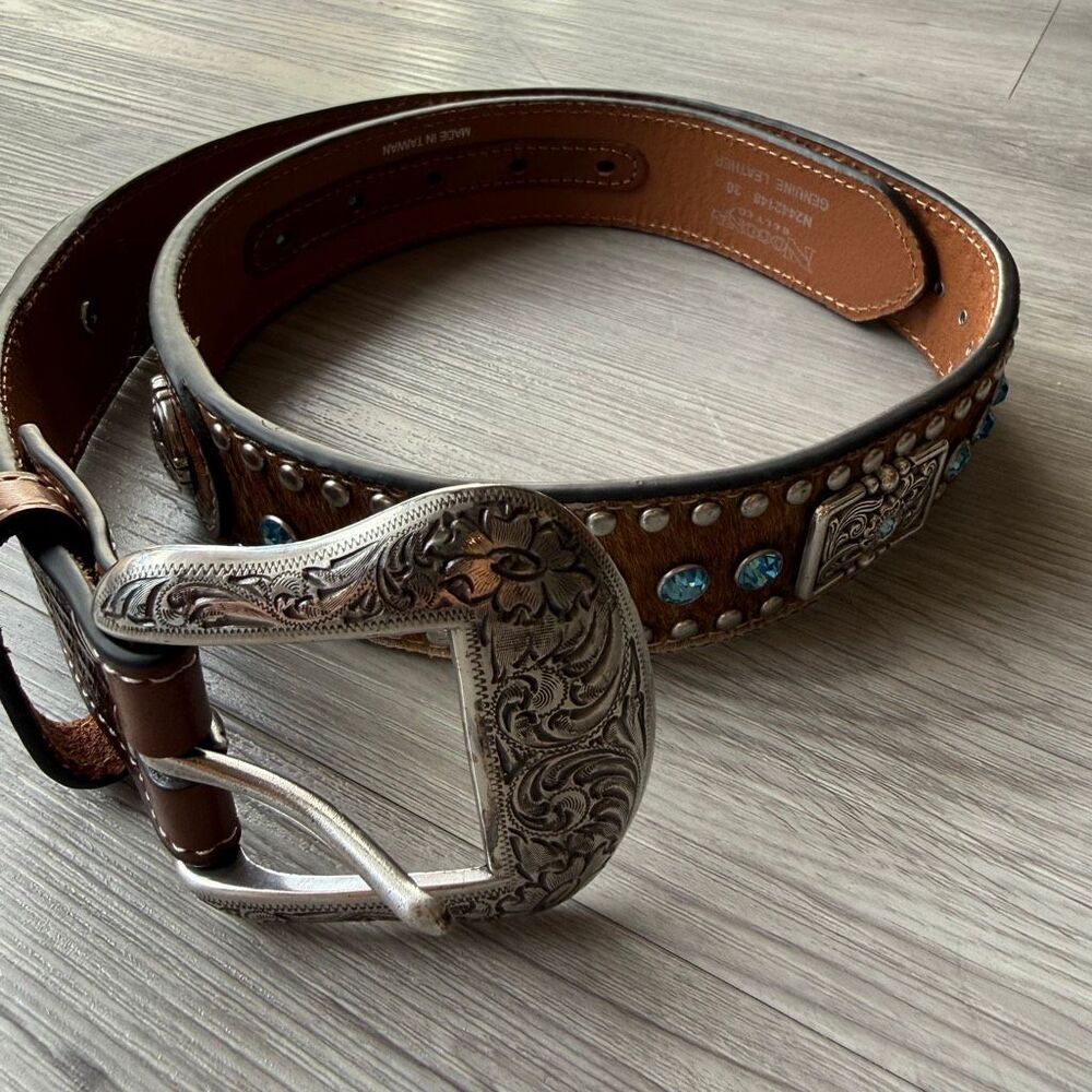 NOCONA BELT CO HAIR-ON HIDE with Rhinestone cowgirl - Picture 8 of 8